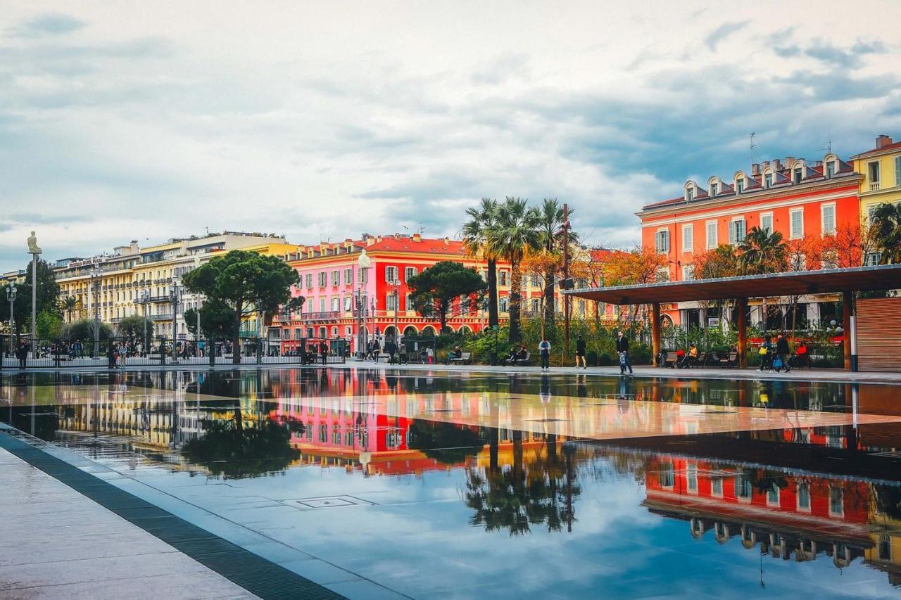 Aparthotel Riviera: Beachfront Old Town Studio with AC Nice Exterior photo